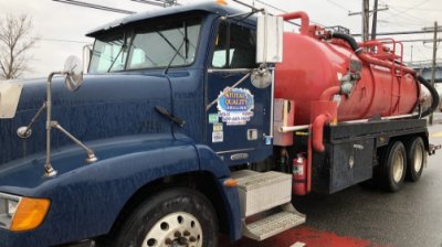 Vacuum Truck 1